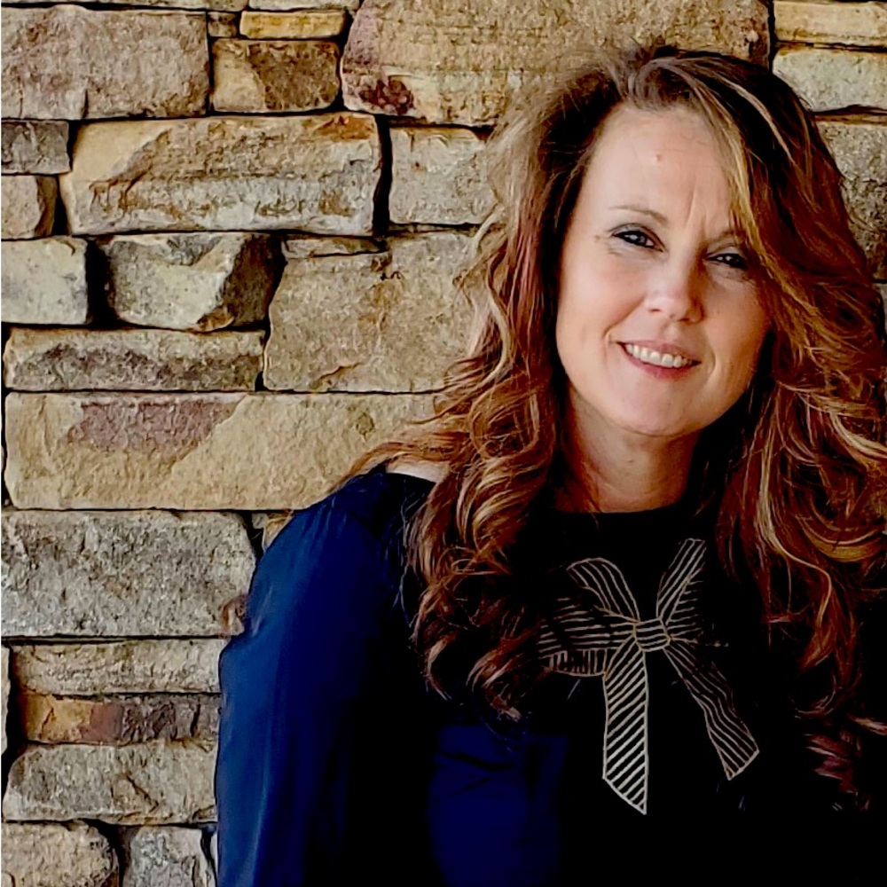 Meet your Posher, Dena